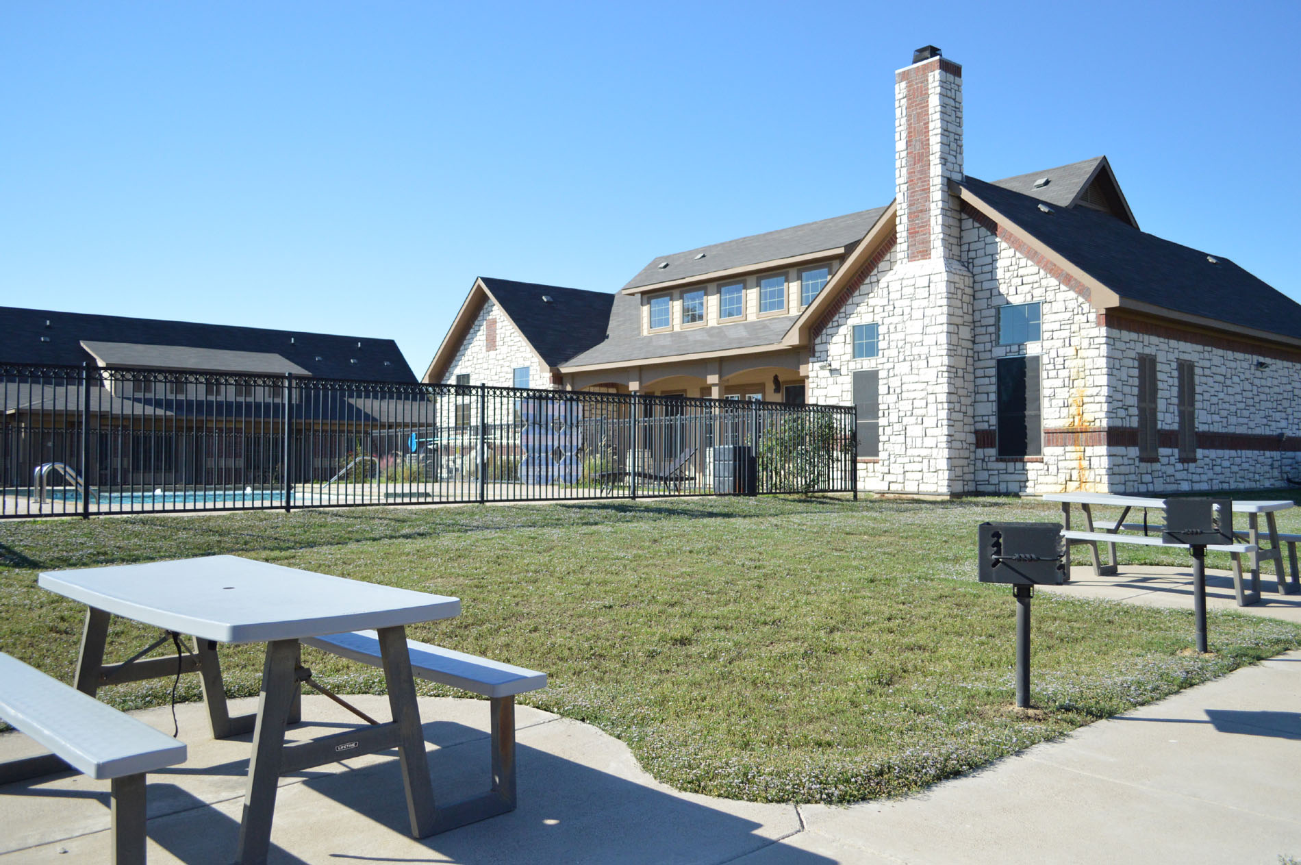 Mexia Gardens picnic area photo