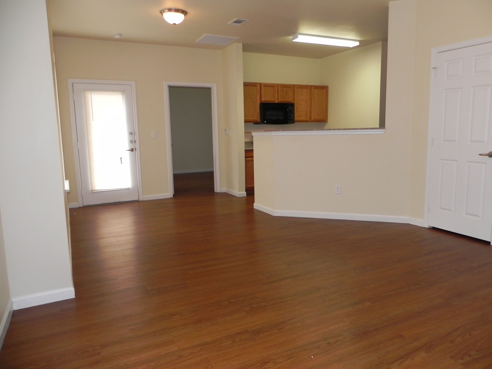 Mexia Gardens living room and kitchen